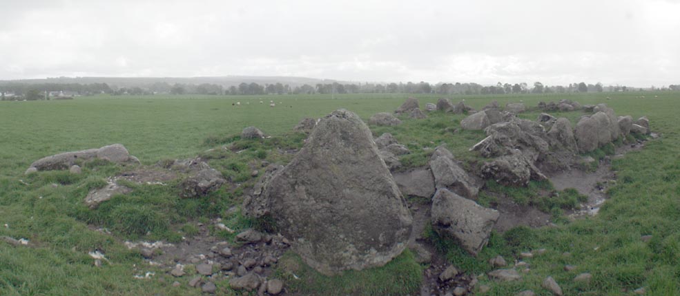Photo used by kind permission of Tom Bullock. More details of this location are to be found on his Stone Circles and Rows CD-ROM.
