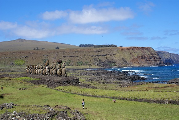 Tongariki and the bay 2012