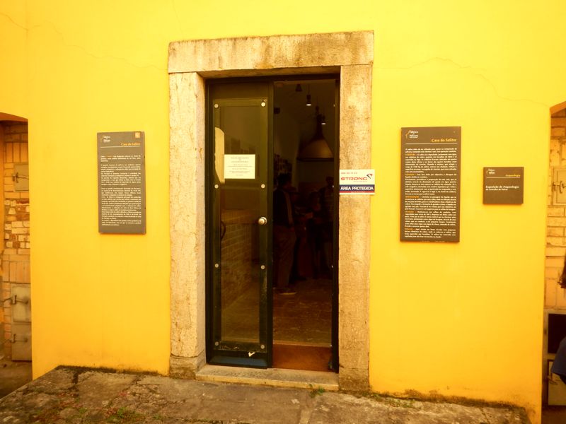 The entrance to one of the rooms. In this case this is the room where the archaeology exhibit is situated.

