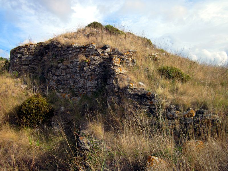 The view of a crumbled wall.