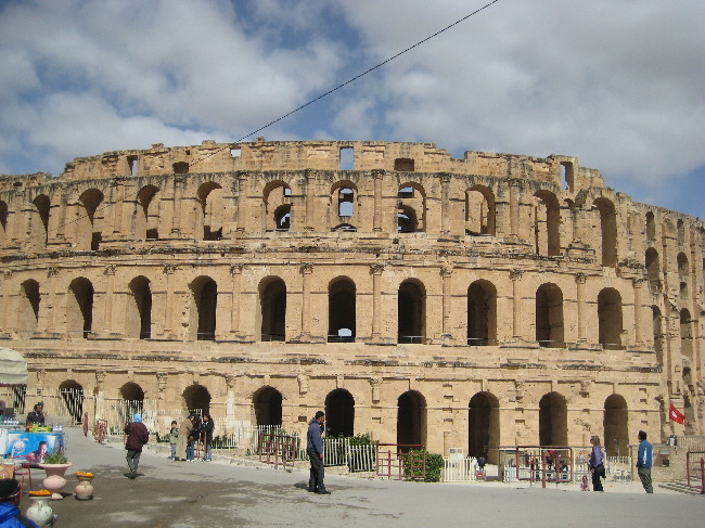 Amphitheatre in modern El Jem.
The back side is unfortunately missing as it was destroyed when Berber tribes resisted the Arab invasion in the 7th Century.
The theatre is still used for spectacles today.