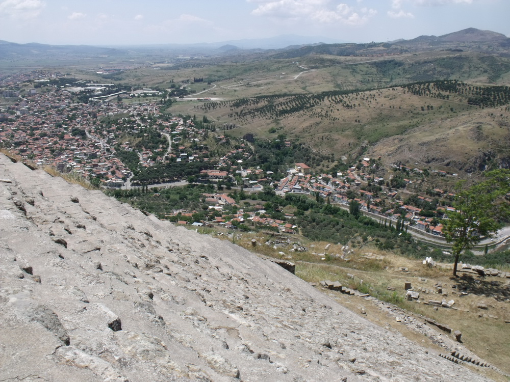 The theatre and Bergama in the background
