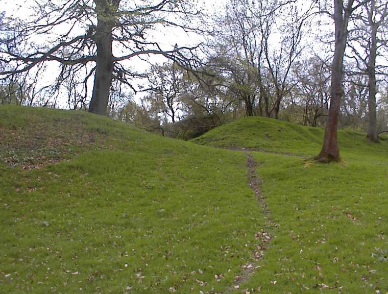 Defences at the South-east entrance to the camp.