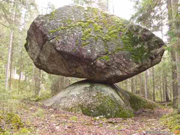 Strange rock Kummakivi