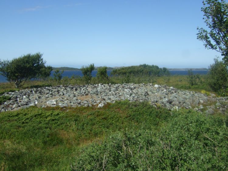 The largest of the cairns from the bronze age. This one is about 20 metres across.