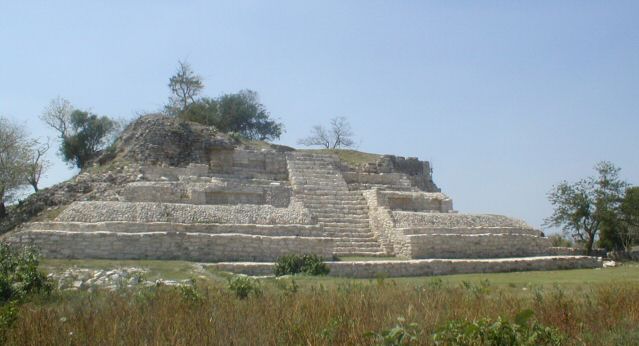 The pyramid at Aké.