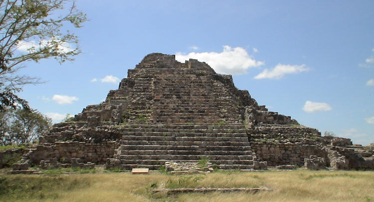 The pyramid at Oxkintok.