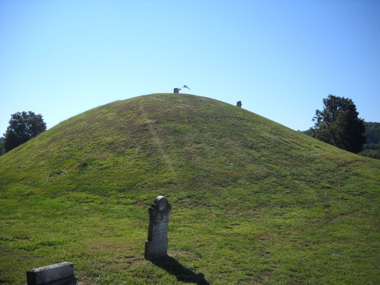 A view of the large mound, surmounted by a modern standing stone, otherwise known as a grave marker. No doubt it was thought to be an honour among later European-descended arrivals to be buried on the highest of the Indian mounds.