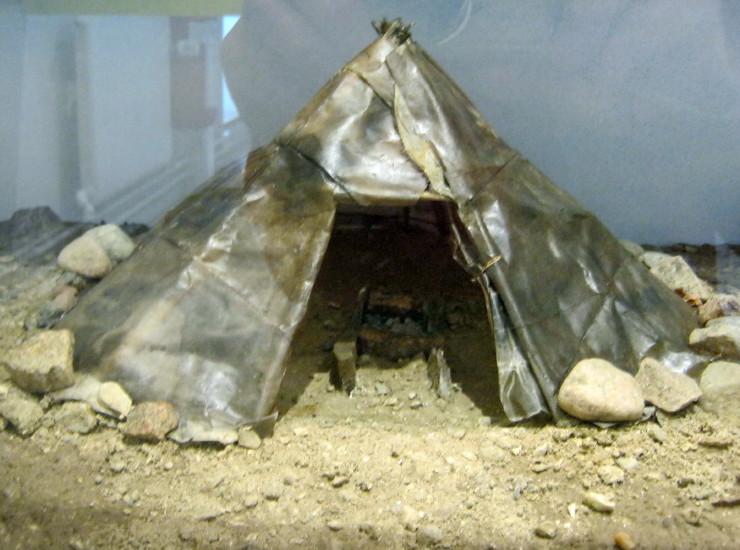 Scale model of a Saqqaq home in Ilulissat Museum based on excavations at Sermermiut.  September 2012.

