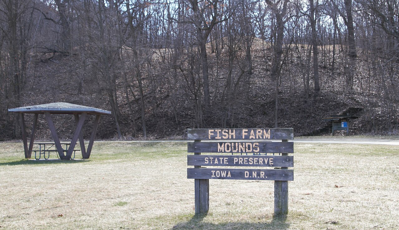 Fish Farm Mounds State Preserve