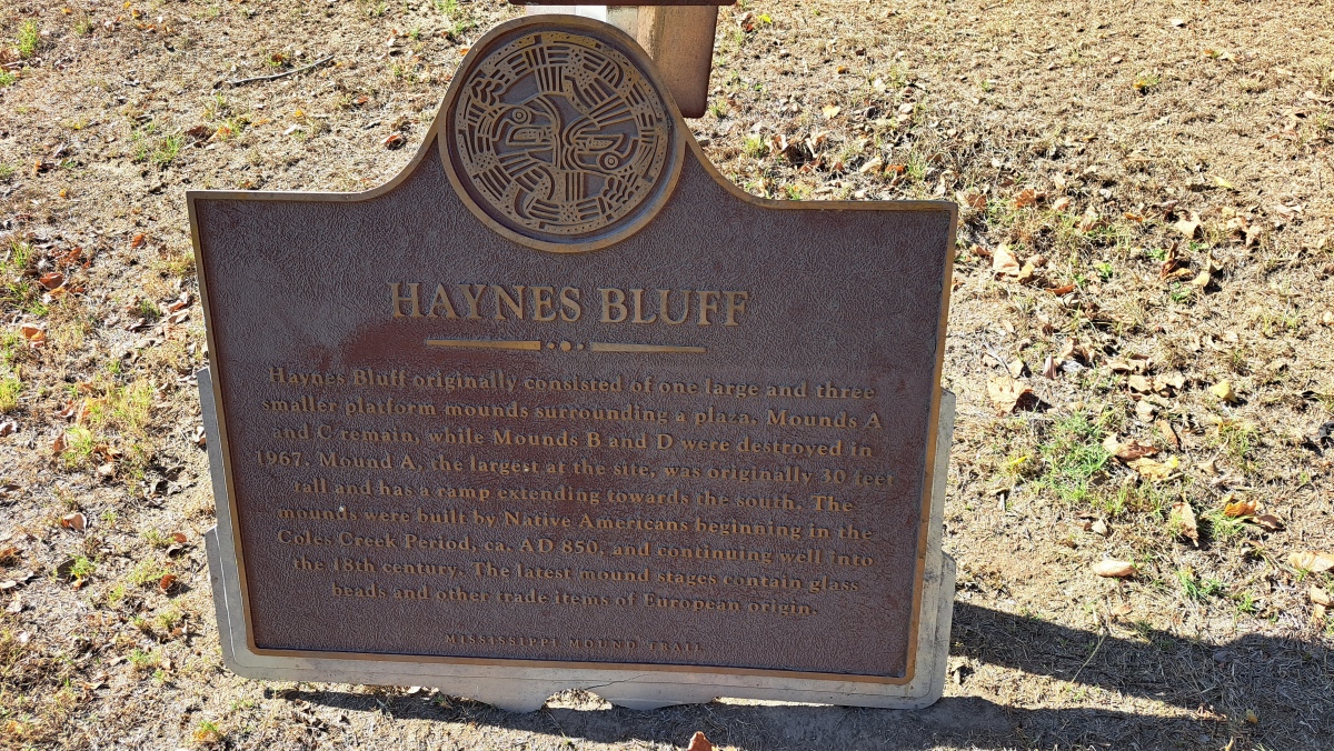 Haynes Bluff Mounds [Haynes Mound Complex] Artificial Mound : The ...