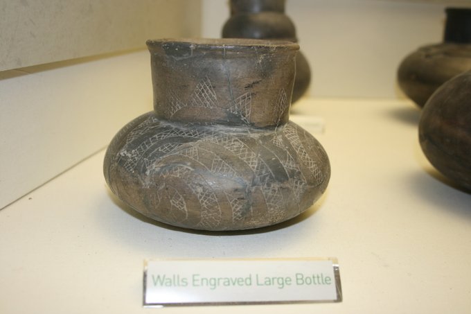 Pottery bottle at Chucalissa Mound Museum in Memphis. The bottle is from the famous 