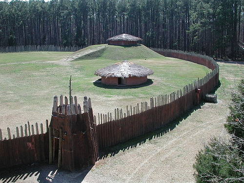 Photo courtesy Dr Greg Little, author of the Illustrated Encyclopedia of Native American Indian Mounds & Earthworks (2016).

The Town Creek, North Carolina archaeological site has a restored temple mound, temple, representative house, palisade wall with bastions, and a museum.
