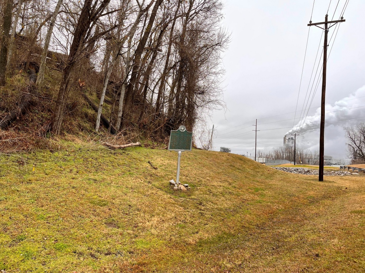 Haynes Bluff Mounds [Haynes Mound Complex] Artificial Mound : The ...