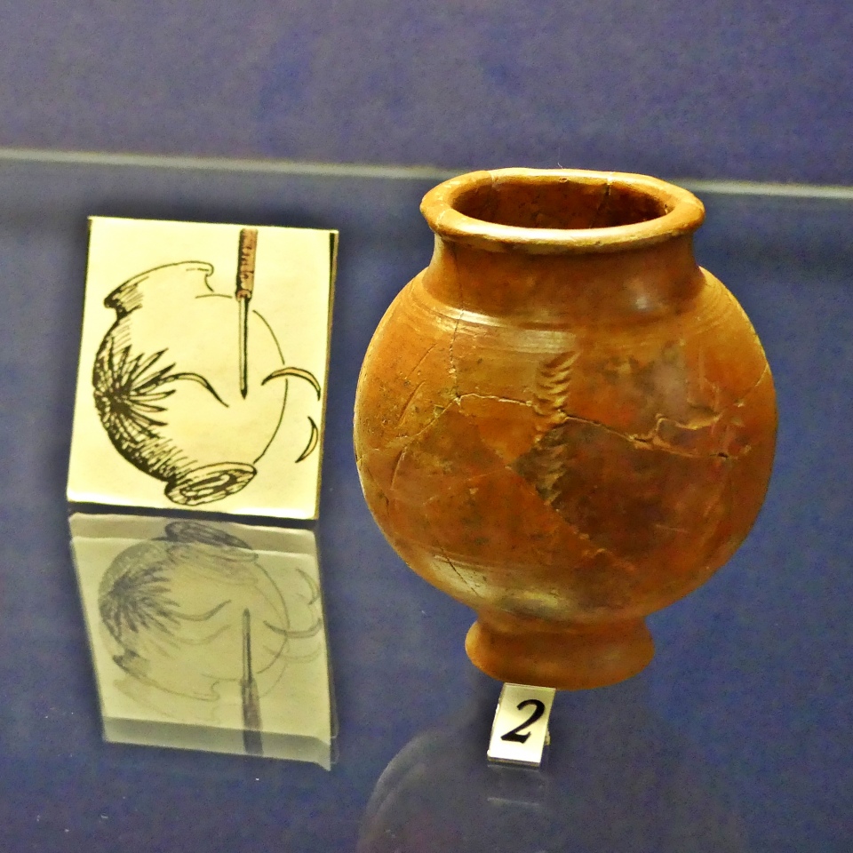  Incised ceramic. Roman era. (Photo : OCT.2021)