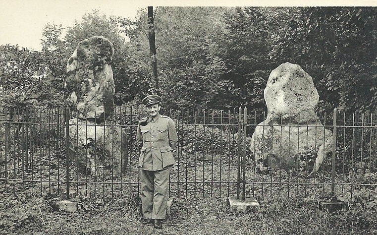 In 1963, it was still common for postcards' editors to invite an inhabitant of the place to sit (or stand) for the photographer.  