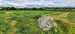 An Bhéillic standing stone east - PID:228701