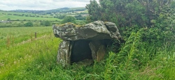 An Bhéillic wedge tomb - PID:228612