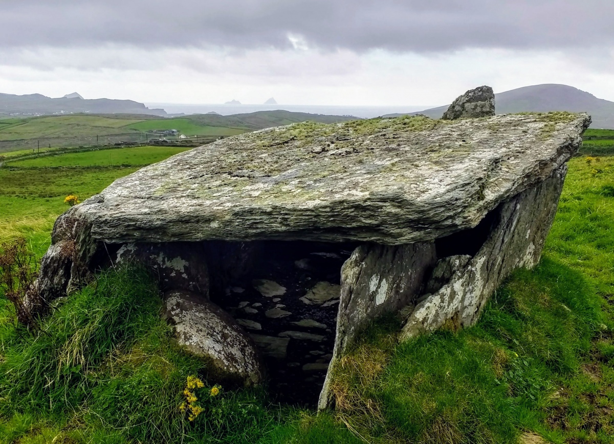 Cool East wedge tomb