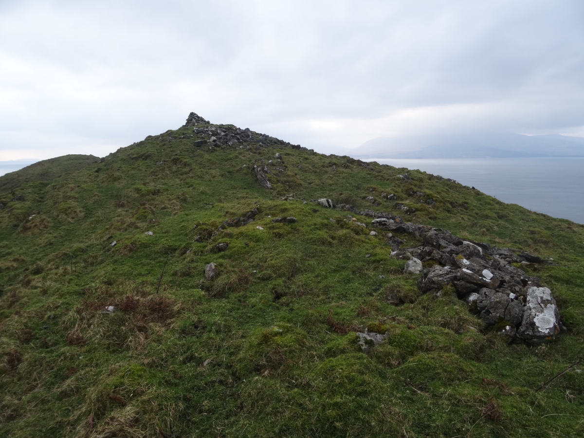 Aon Garbh - cairn B in the foreground, cairn A in the background (photo taken on February 2023).