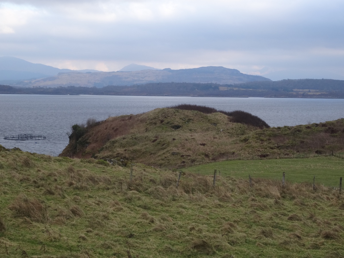 Sean Dun it its landscape context - view from the east (photo taken on February 2023).