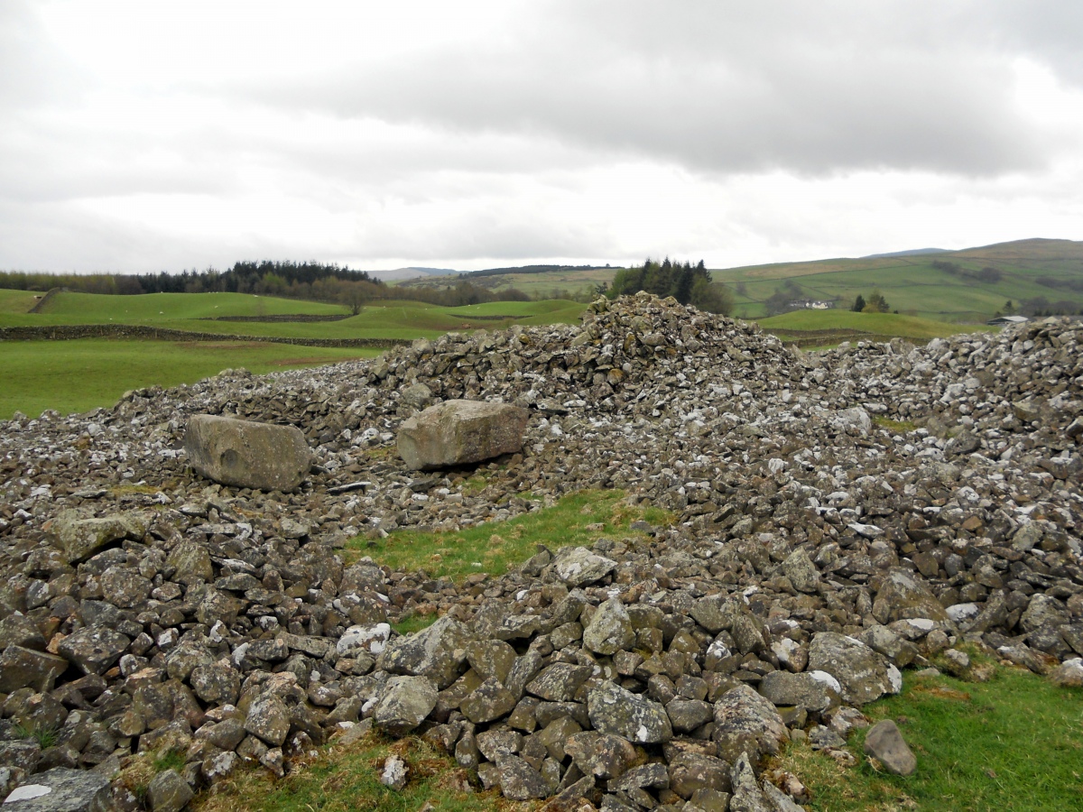 A void in Fleuchlarg White Cairn due to extensive stone robbing.