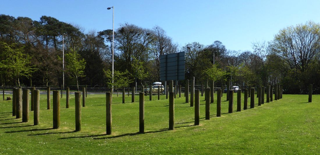 Balfarg Riding School mortuary enclosure and henge