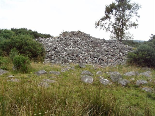 Grey Cairn from North