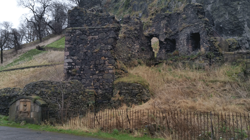 St Margaret's Well (Edinburgh Castle)