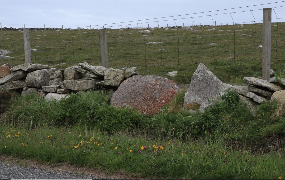 The Dalsetter/Tønsbergite Erratic in Shetland.


HU 40238 16052