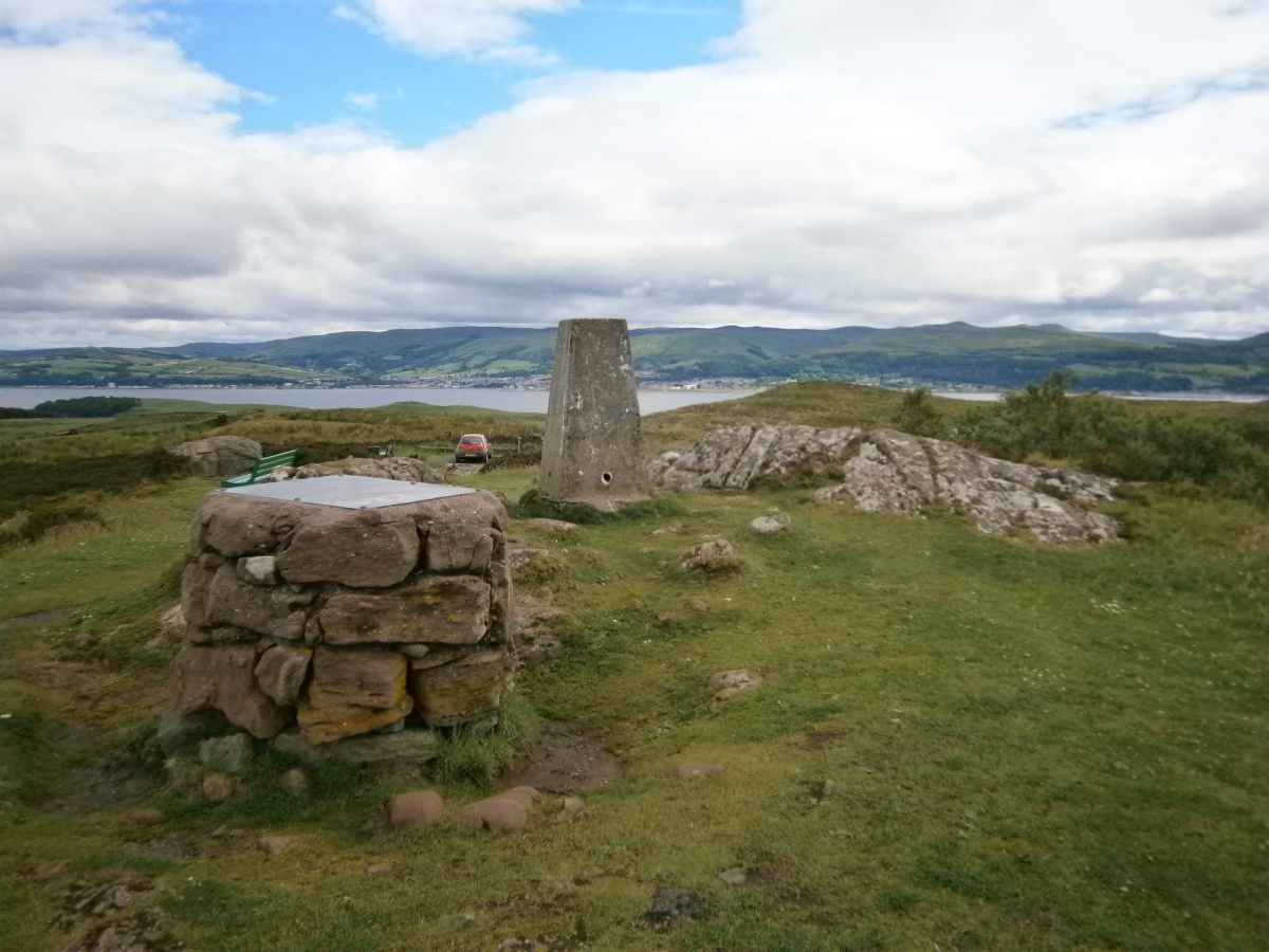 Barbay Hill summit, 127 m above sea level, the highest point on Great Cumbrae.