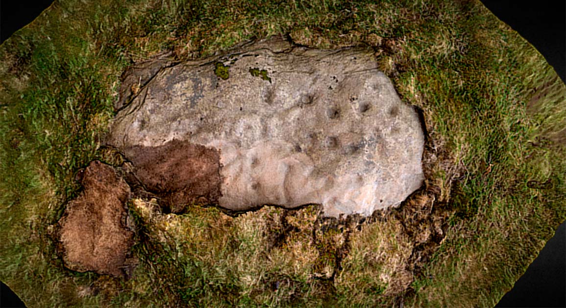 Screenshot from Sketchfab 3D model rendering of the stone, taken before the vandalism occurred.  Mynydd Eglwysilan. Source: 
Sketchfab