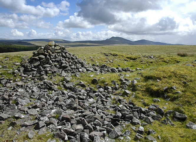 Pen Caenewydd Cairn