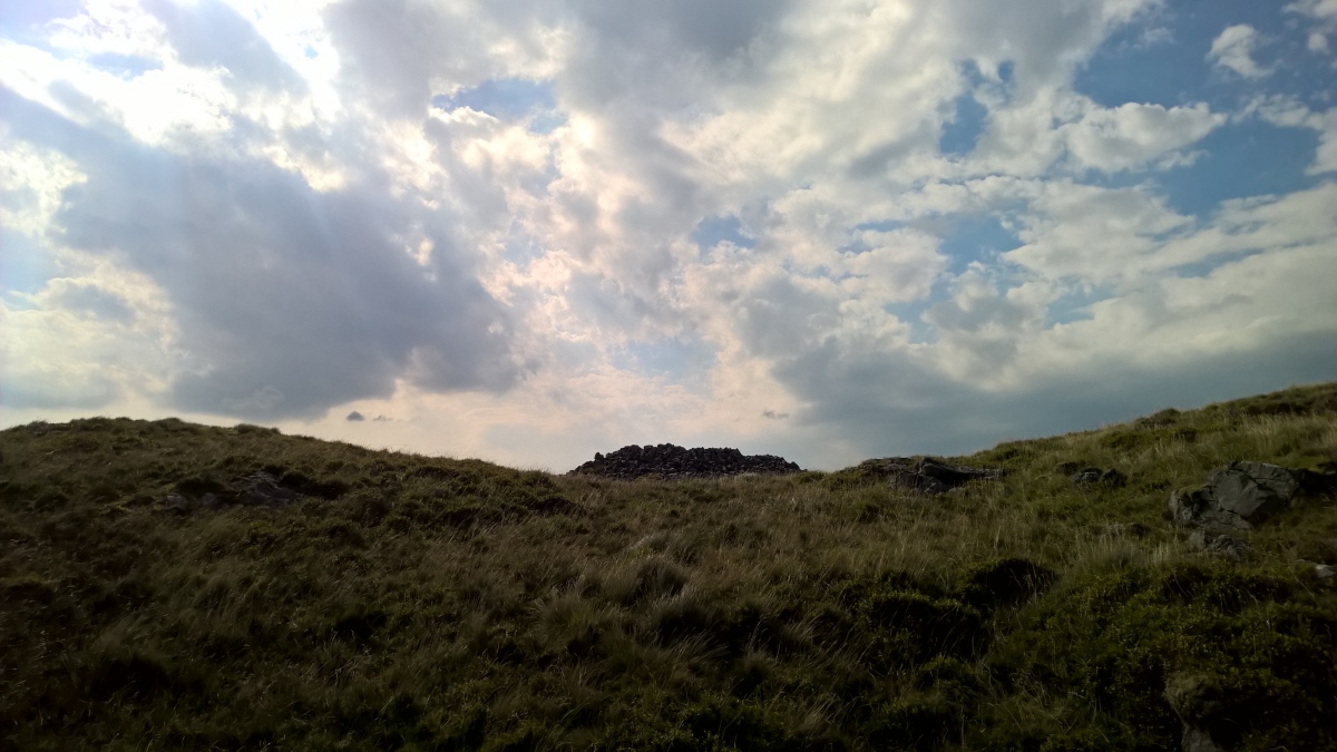 Approaching the cairn from the southern side.