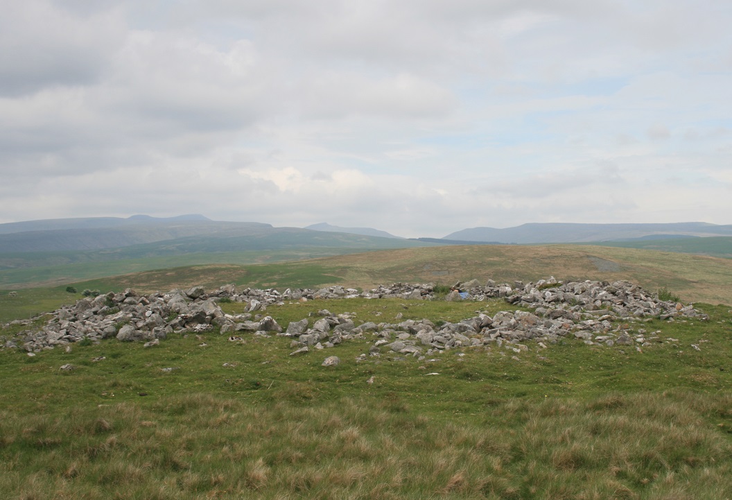 Map just says cairn, but Coflein and me are 