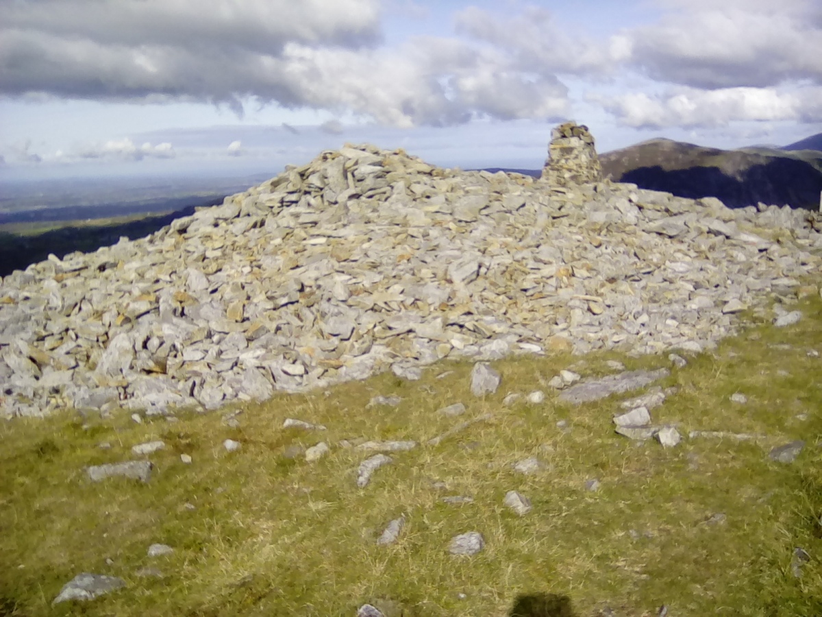 Garnedd Goch Round Cairn