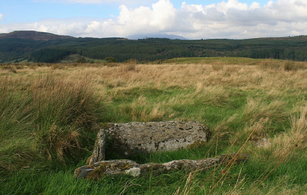Moel Siabod in the distance also has a cairn on it, possibly with a cist.