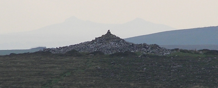 Carn Briw.  Taken from Carn Ingli, we hope that this alignment of Carn Briw and the 'twin peaks' further west does not offend!
Even on a slightly hazy day, the line of cairns and peaks around the horizon was very striking from Carn Briw - definitely somewhere for us to revisit on a clear day.
