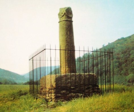 The Pillar of Eliseg, dating from the 9th century, has what are now very faint inscriptions carved upon it. Erected by Cyngen in memory of his great-grandfather, Eliseg c840-850 AD. Only seven lines of the inscription are visible today. The pillar stands on what could be a Bronze Age tumulus.